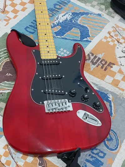 Vendo guitarra con amplificador - miniatura 3