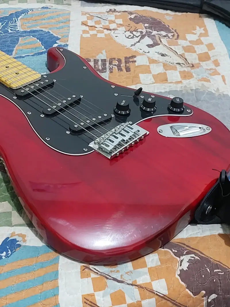 Vendo guitarra con amplificador - 4