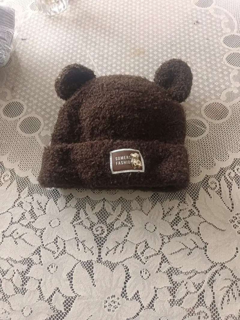 Venta de perfumes spray y gorros - 4