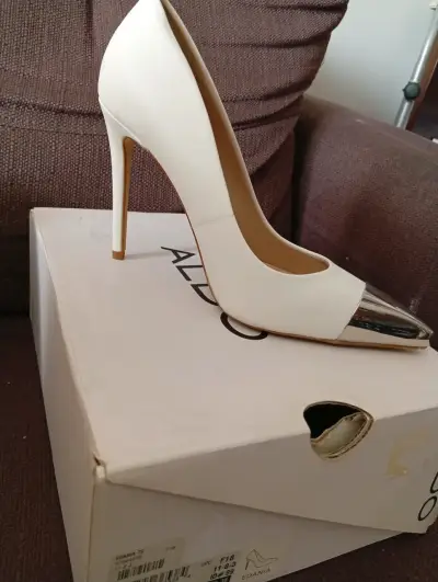 Zapatos blancos marca Aldo - miniatura 2