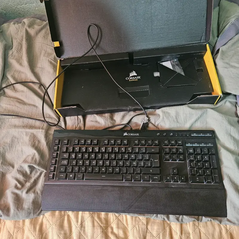 Teclado gamer corsair k55 - 4