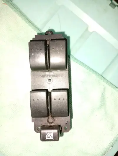 Repuesto mazda - miniatura 3