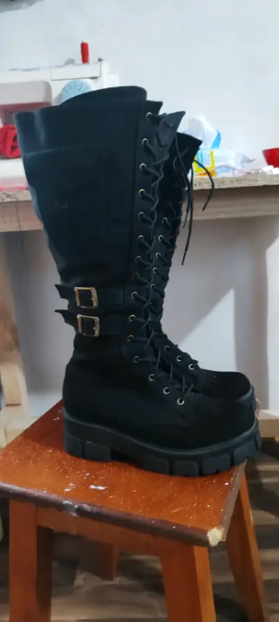 Botas en gamusa - miniatura 1