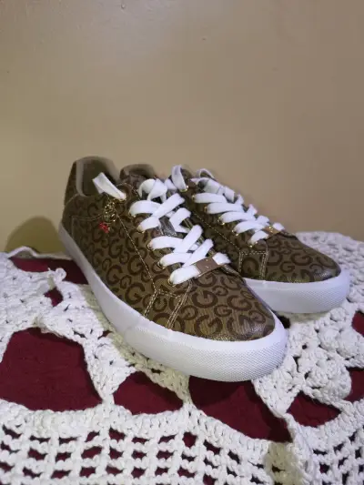 Zapatillas Guess Cherry 🍒 - miniatura 1