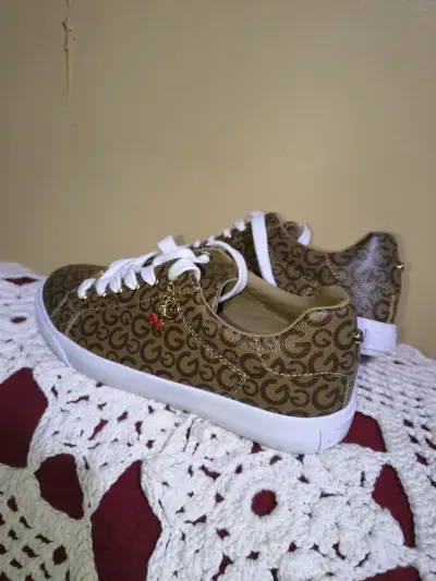 Zapatillas Guess Cherry 🍒 - miniatura 2
