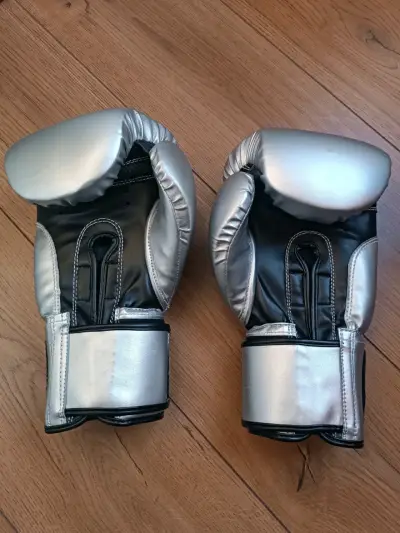Guantes de Boxeo Plateado - miniatura 4