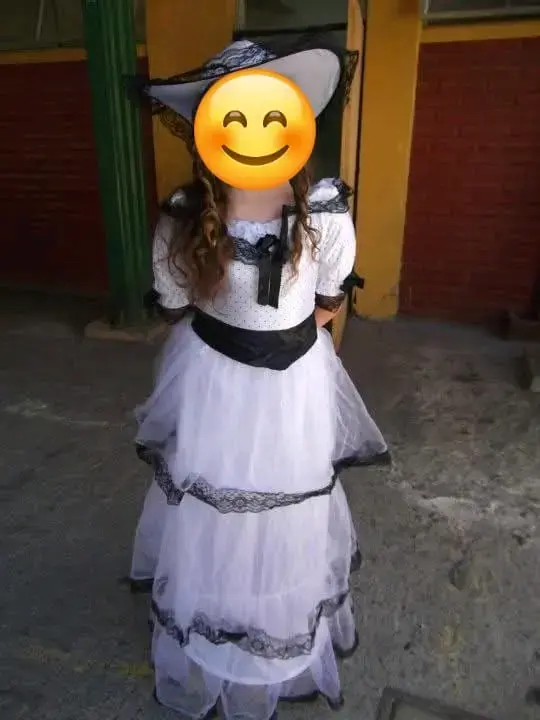 Vestido de dama antigua
