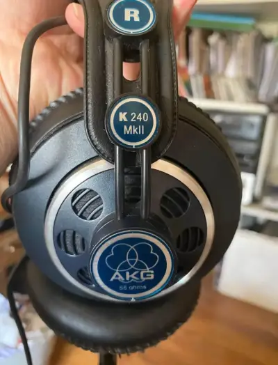 Audifonos AKG K240 mkII de studio - miniatura 2
