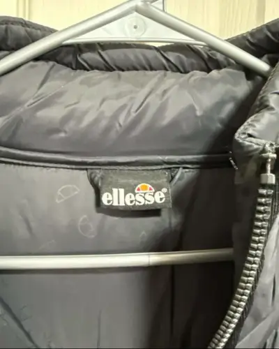 Chaqueta puffa marca ellesse original - miniatura 2