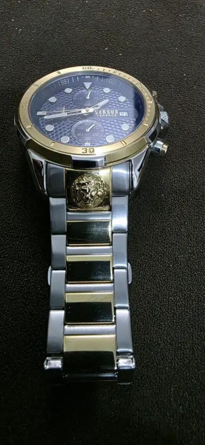 Reloj versace - miniatura 2