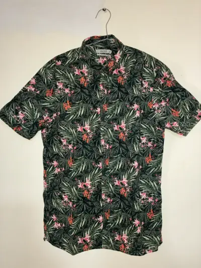 Camisa Tropical con detalles en Coral - miniatura 1