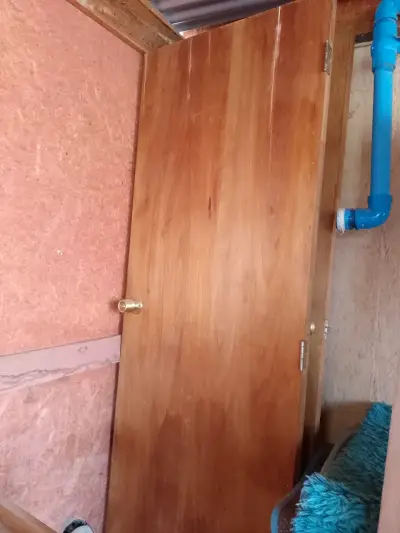 Puerta con chata y las llaves - miniatura 1