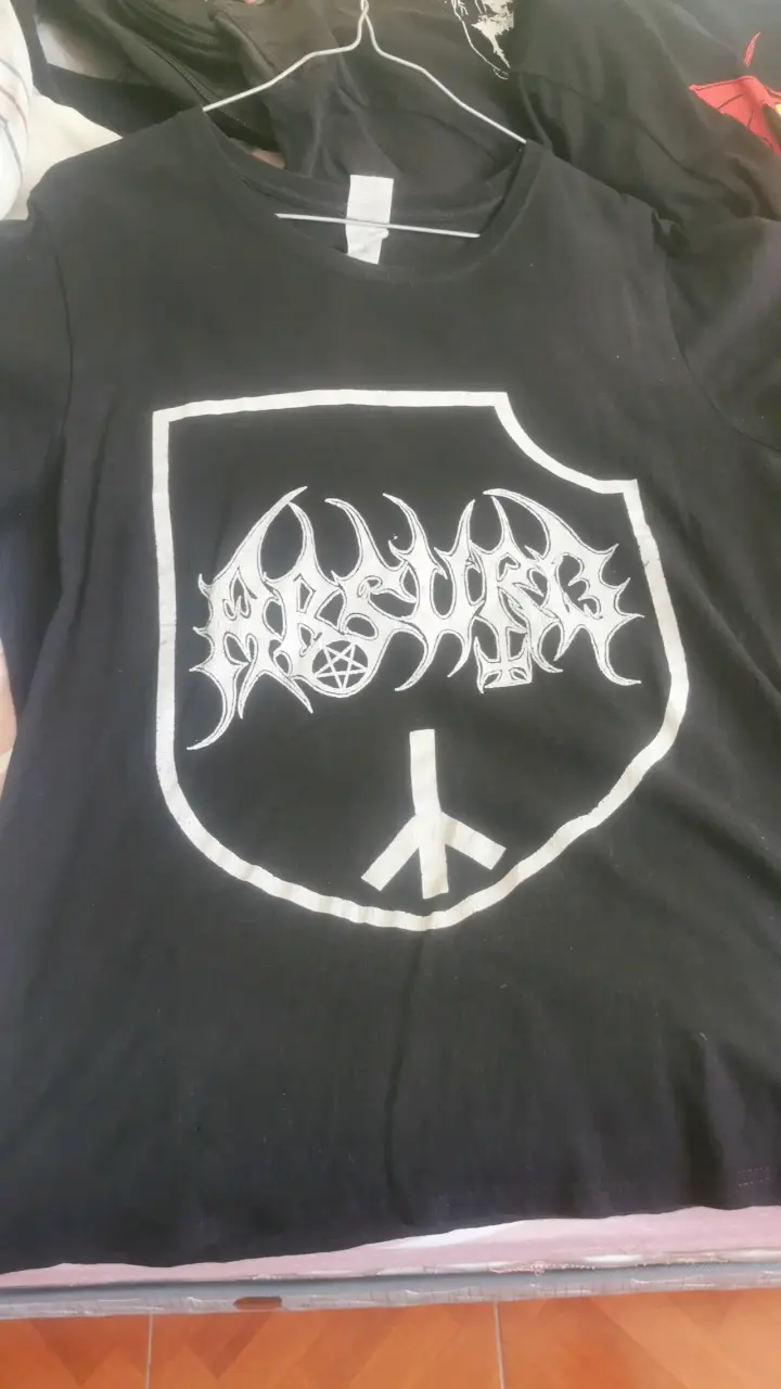 Poleras usadas black metal tallas L y M - 3