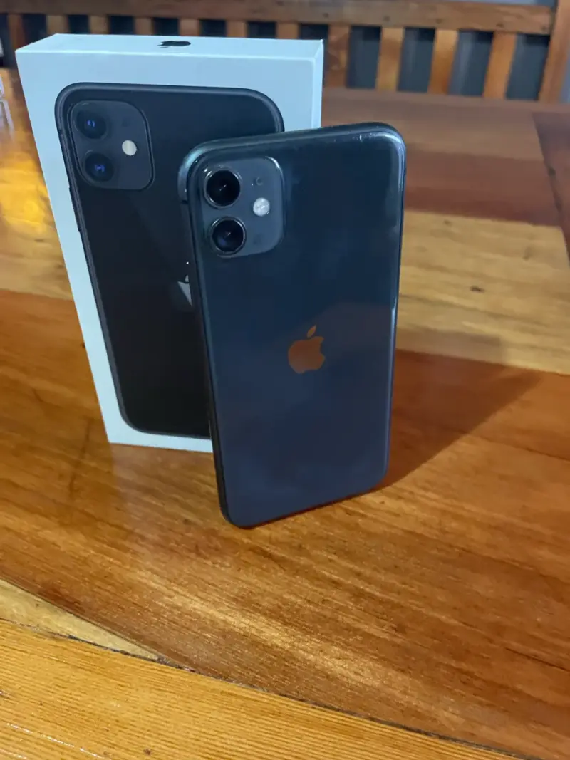iPhone 11 64gb - 2