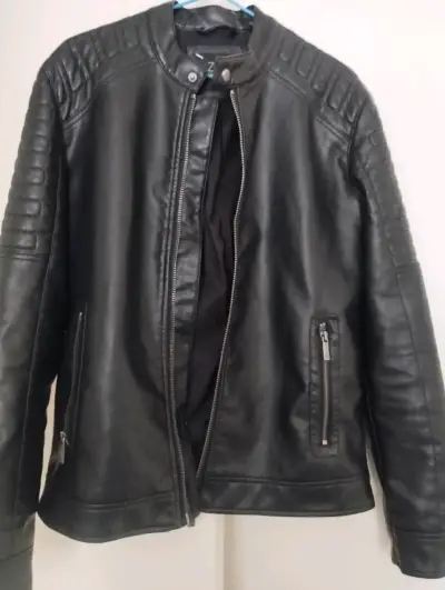 Chaqueta ecocuero negra talla S ( hombre). - miniatura 1
