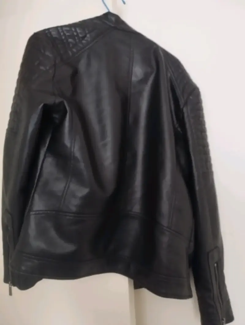 Chaqueta ecocuero negra talla S ( hombre). - 2