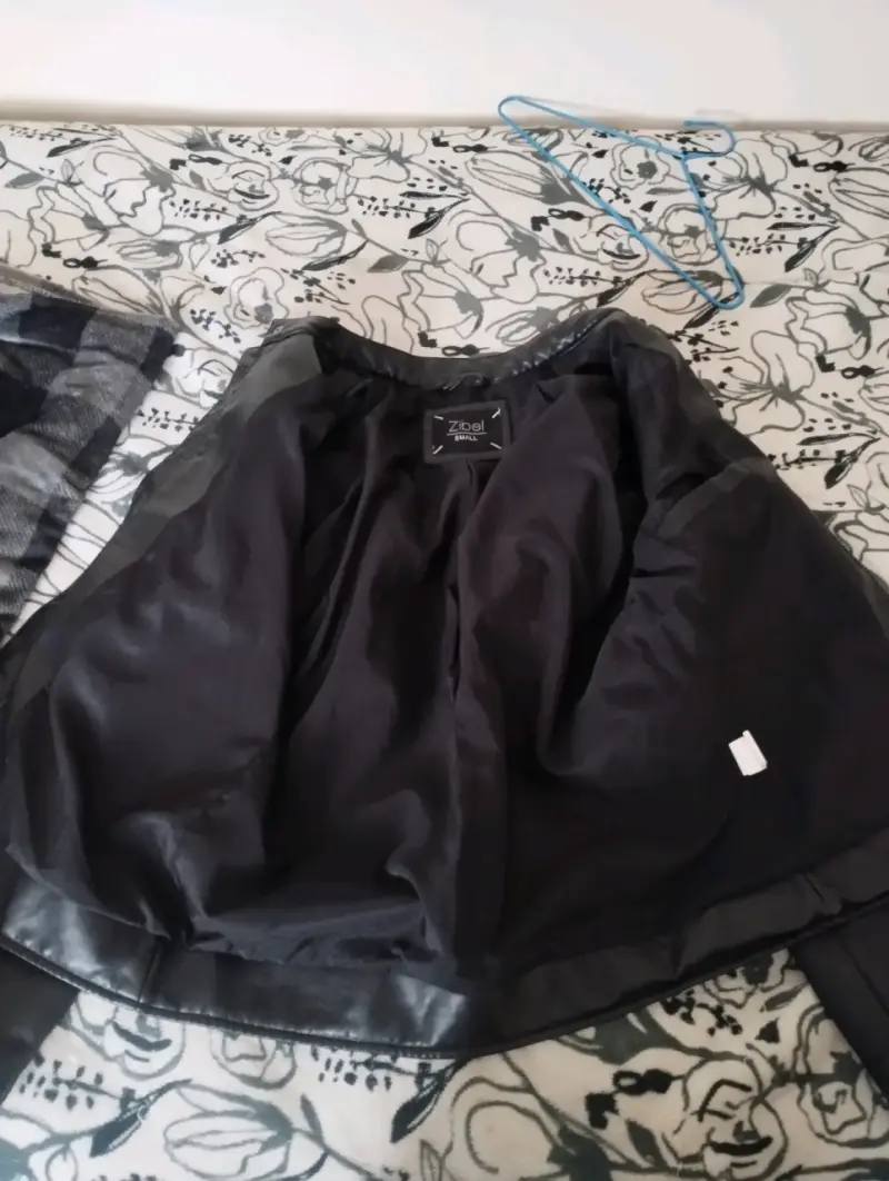 Chaqueta ecocuero negra talla S ( hombre). - 3