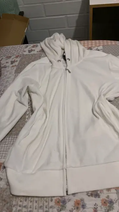 Closet sale nada pasa los 5.000 solo poleron de ❄️ - miniatura 1