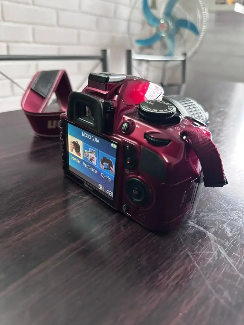 Nikon D3100 roja !!! - 2