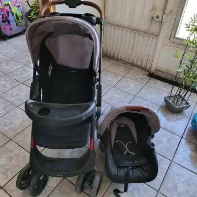 Coche con silla de bebé - miniatura 1