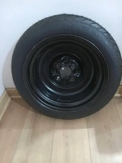 Vendo rueda de repuesto aro 15 - miniatura 1