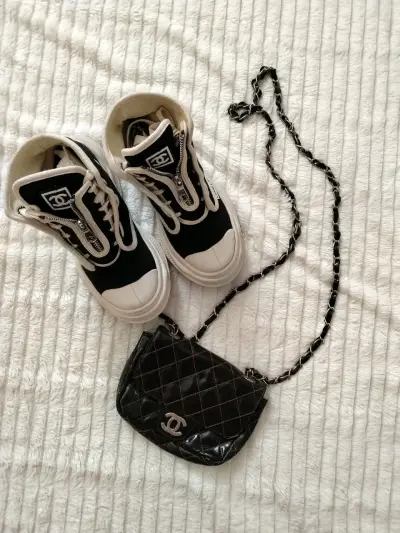 Zapatillas /botas - miniatura 1