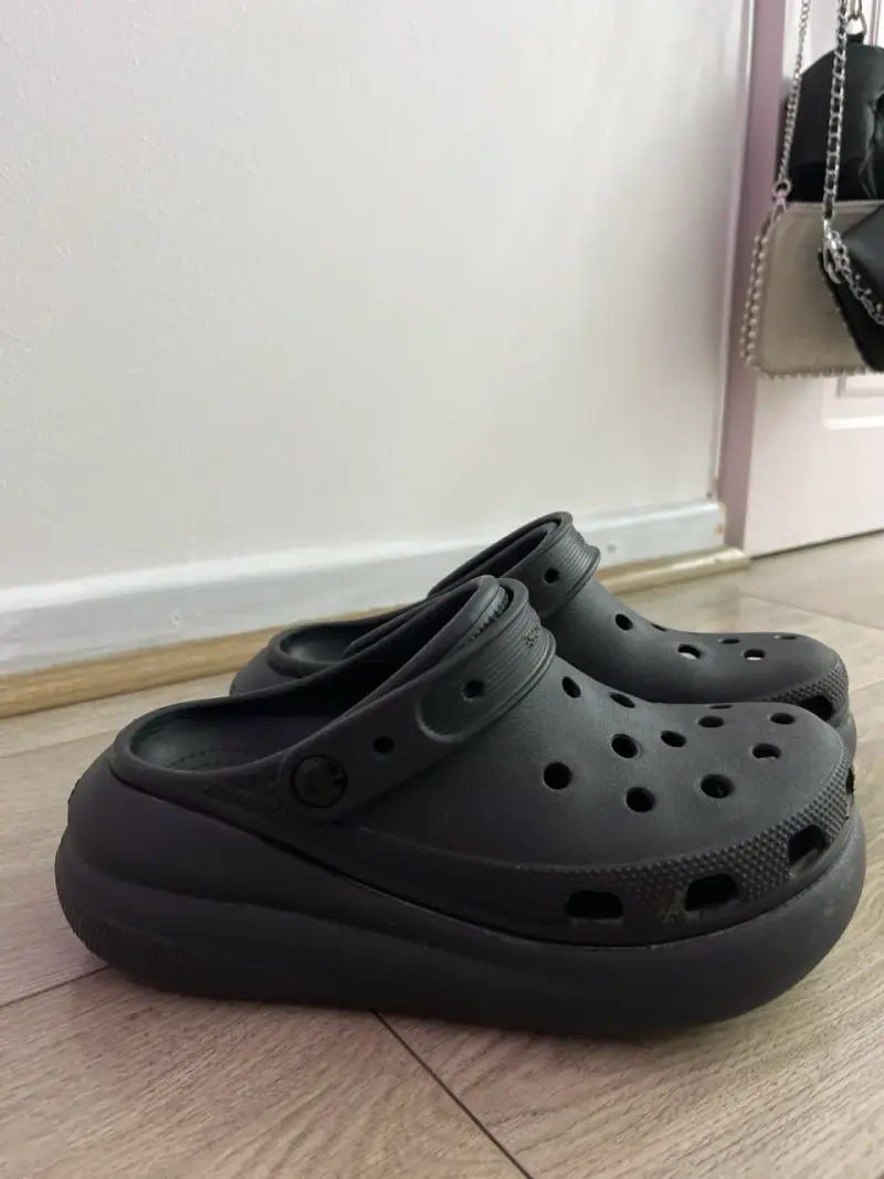 Crocs - 2