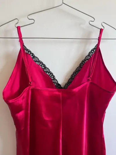 Camisa de dormir incluye bata. Marca Maidenform - miniatura 3