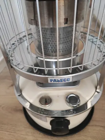 Estufa a parafina impecable.. - miniatura 2