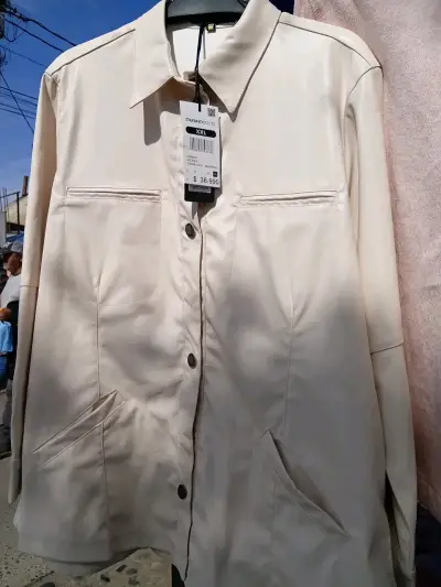 Chaqueta nueva - miniatura 1