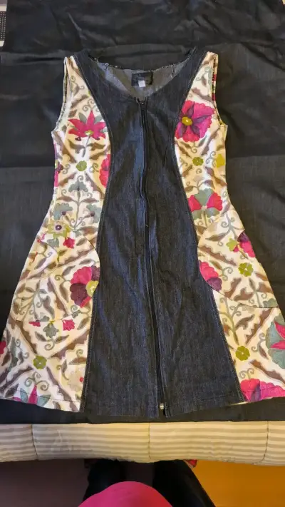 Vestido de mujer - miniatura 5
