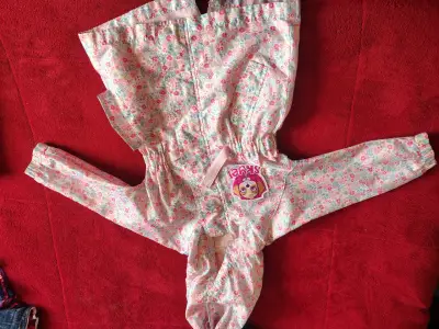 Se vende ropita de niña - miniatura 2