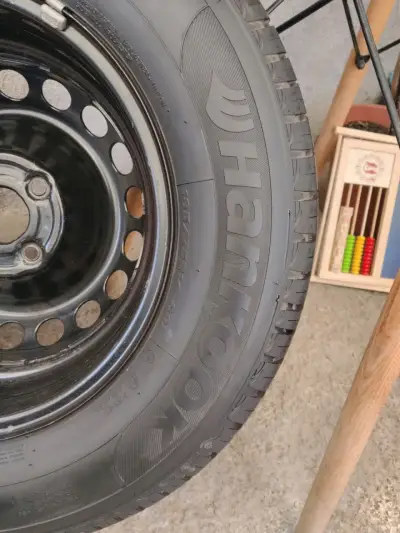 Vendo un solo neumático aro 14 185/75R14 - miniatura 3