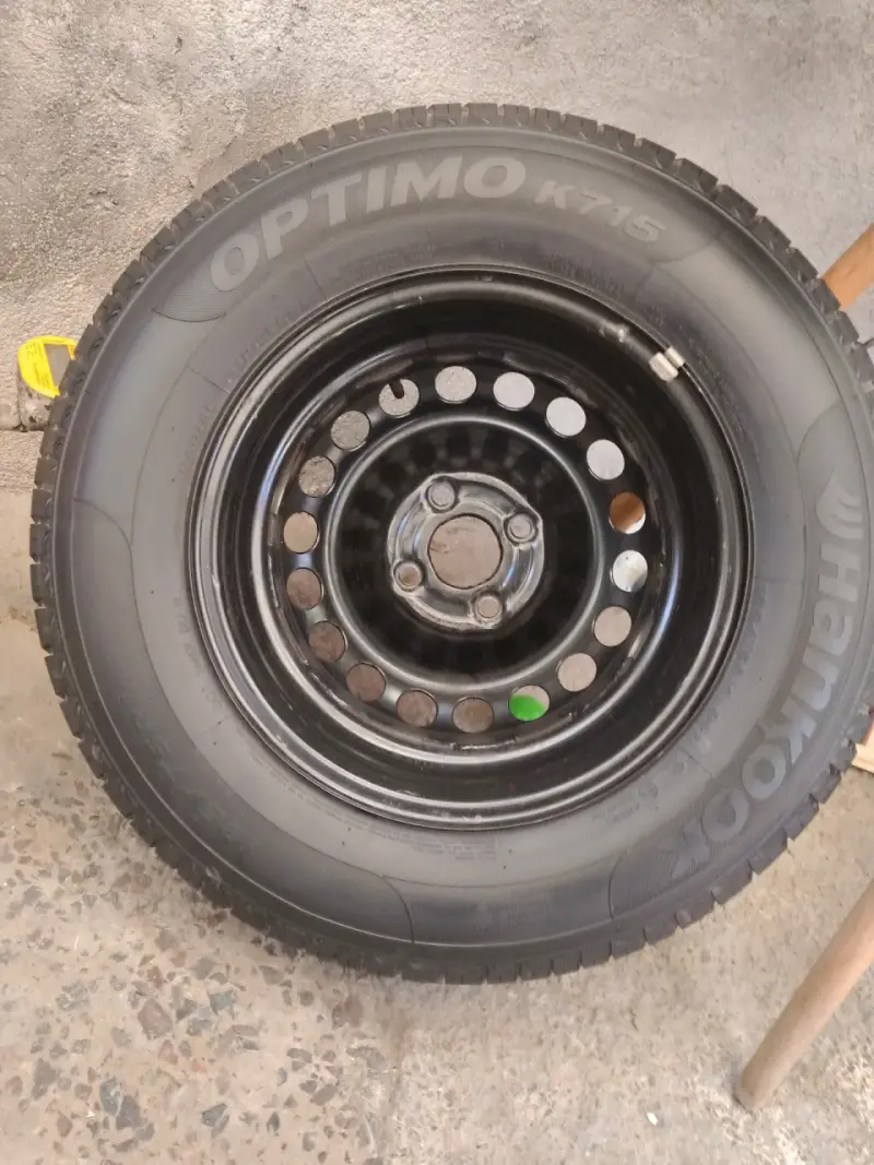 Vendo un solo neumático aro 14 185/75R14 - 5