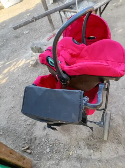 Coche de bebe - miniatura 1