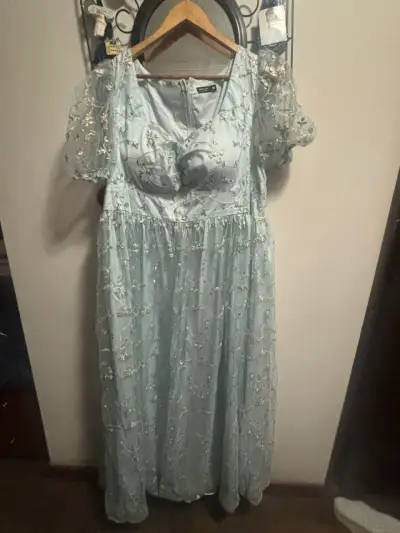 Vestido estilo romántico - miniatura 1