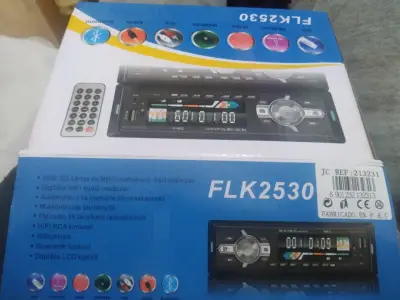 Radio de auto con blutud - miniatura 2