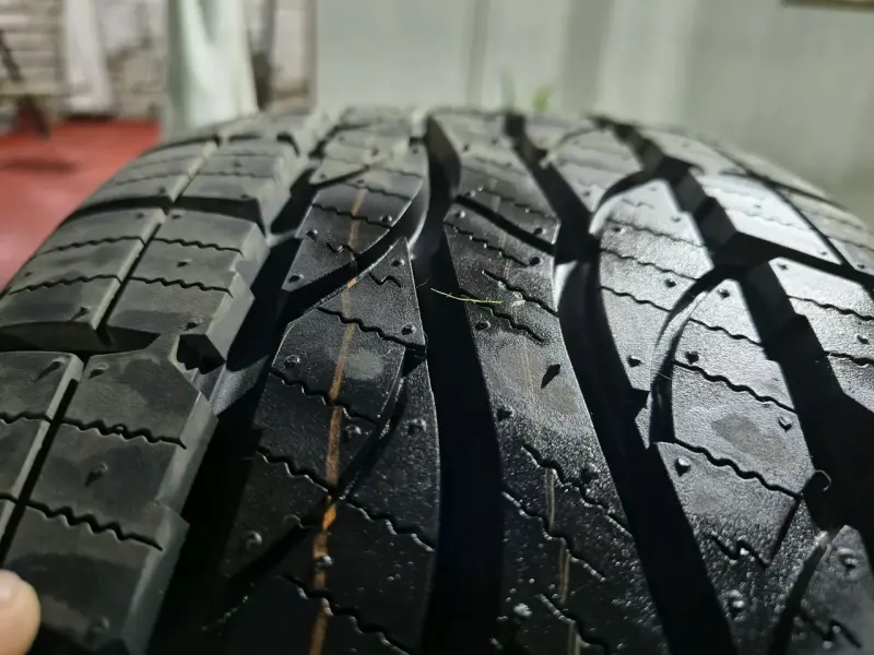 Llanta con neumático 255/60R18 nuevo sin uso - 3
