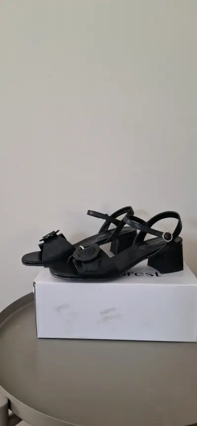 Sandalias con taco - miniatura 1