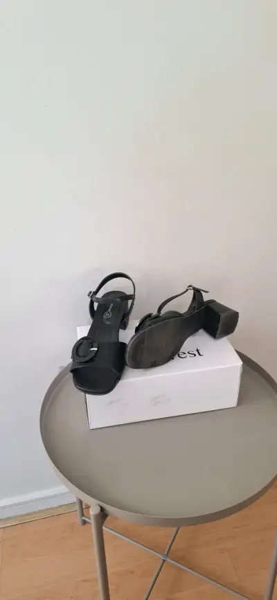 Sandalias con taco - miniatura 3