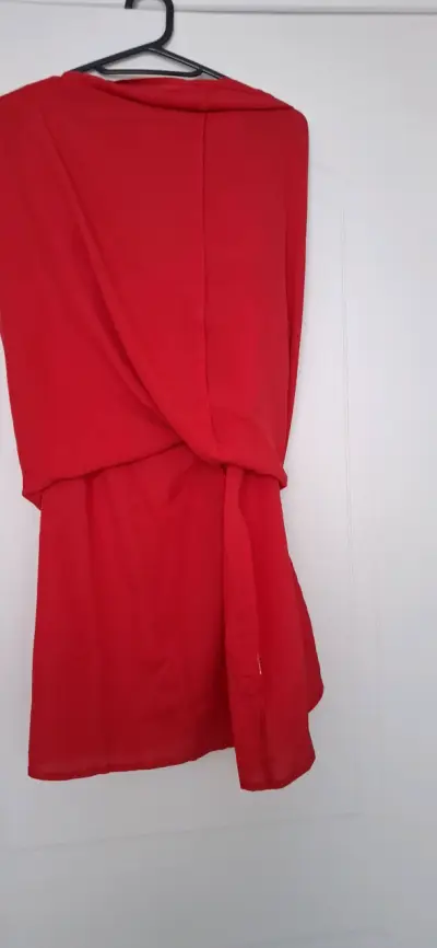 Vestido rojo - miniatura 4