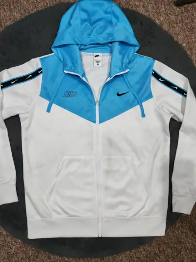 Poleron Nike - miniatura 2
