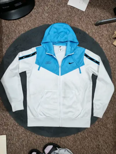 Poleron Nike - miniatura 4