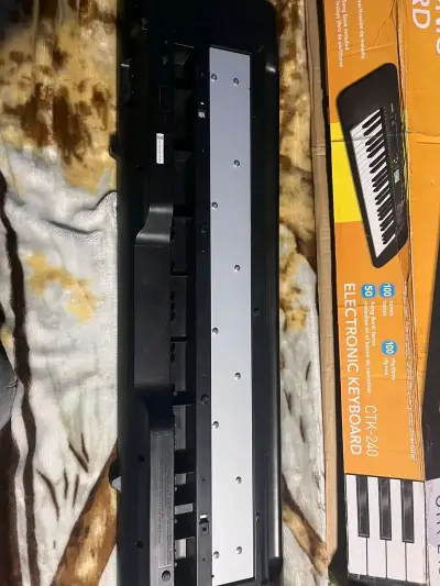 Teclado Casio - miniatura 3