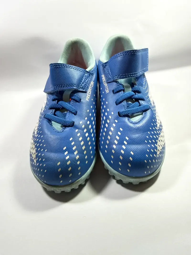 Zapatos de futbolito niños Adidas Predator