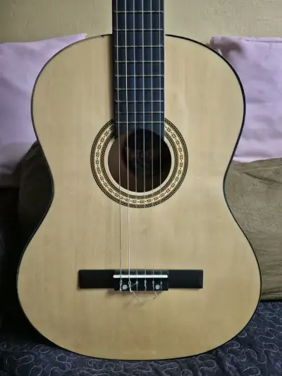 Guitarra acustica Zaragoza - miniatura 2