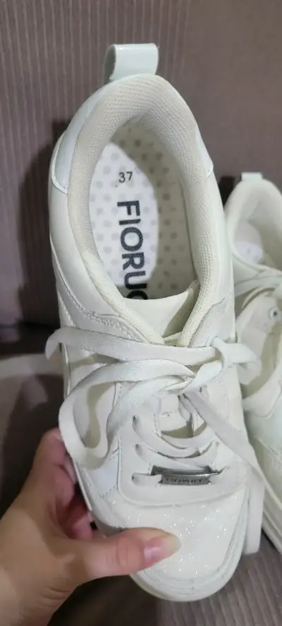 Zapatillas Blancas con brillitos marca Fiorucci - miniatura 2