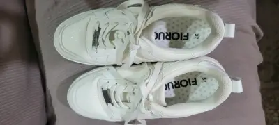 Zapatillas Blancas con brillitos marca Fiorucci - miniatura 4