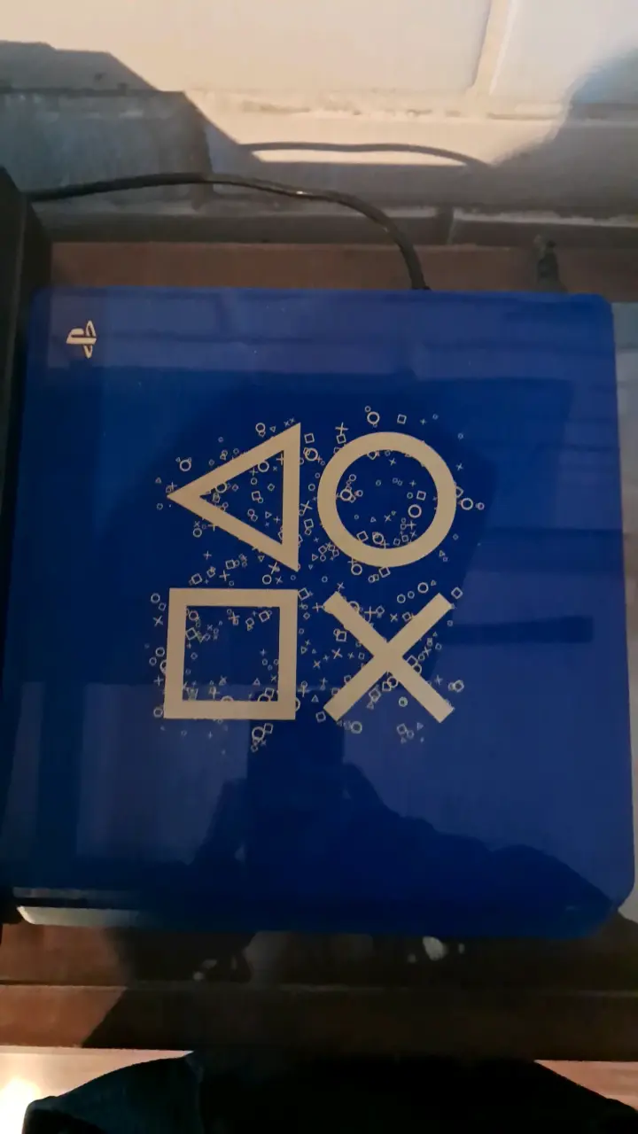PlayStation 4 Especial Edition + 3 juegos - 1
