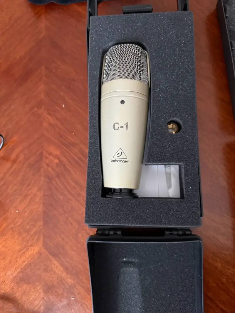 Kit Home Studio Profesional AKG + Samson + Behring - 4